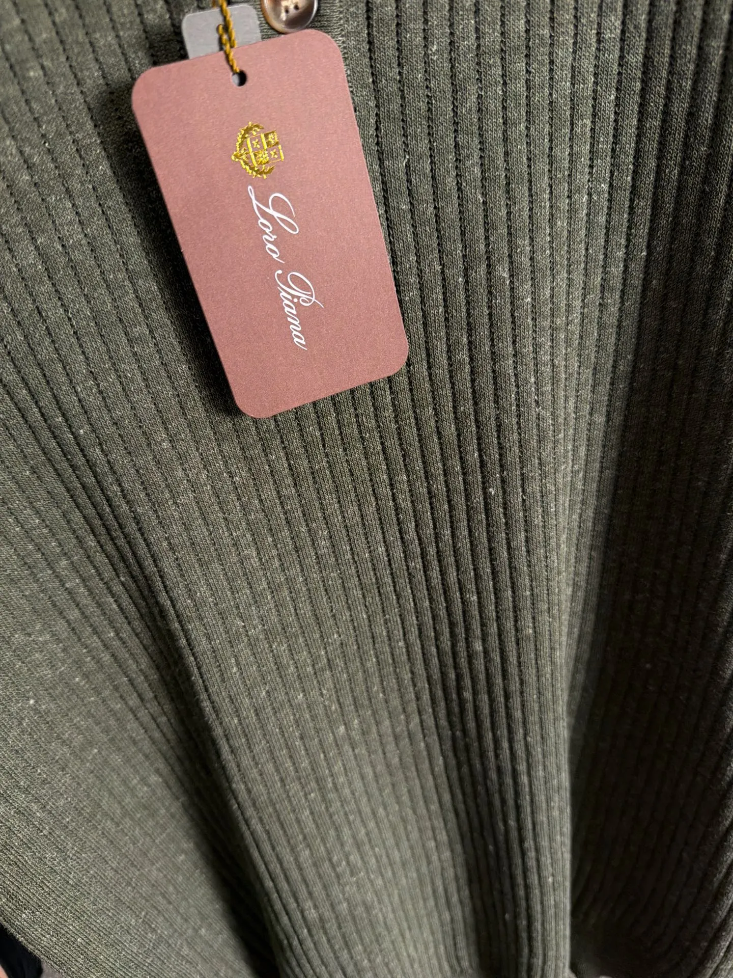 Next day shipment LP high quality Loro Piana 26ss New Arrival men's short-sleeved T-shirt Made of combed cotton yarn knitted cotton fabric, no pressure when entering and exiting the counter Exclusive control of raw materials It feels substantial when weighed, and the upper body is more textured than ordinary T-shirts. This texture can cope with the weather easily and is suitable for both hot and cold! Loose fit design, looks noble. The only correct version is available Size: M to XXXL
